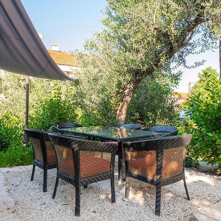 Awesome Apartment In Makarska With Wifi المظهر الخارجي الصورة