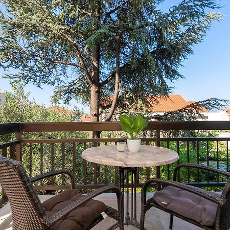 Awesome Apartment In Makarska With Wifi المظهر الخارجي الصورة
