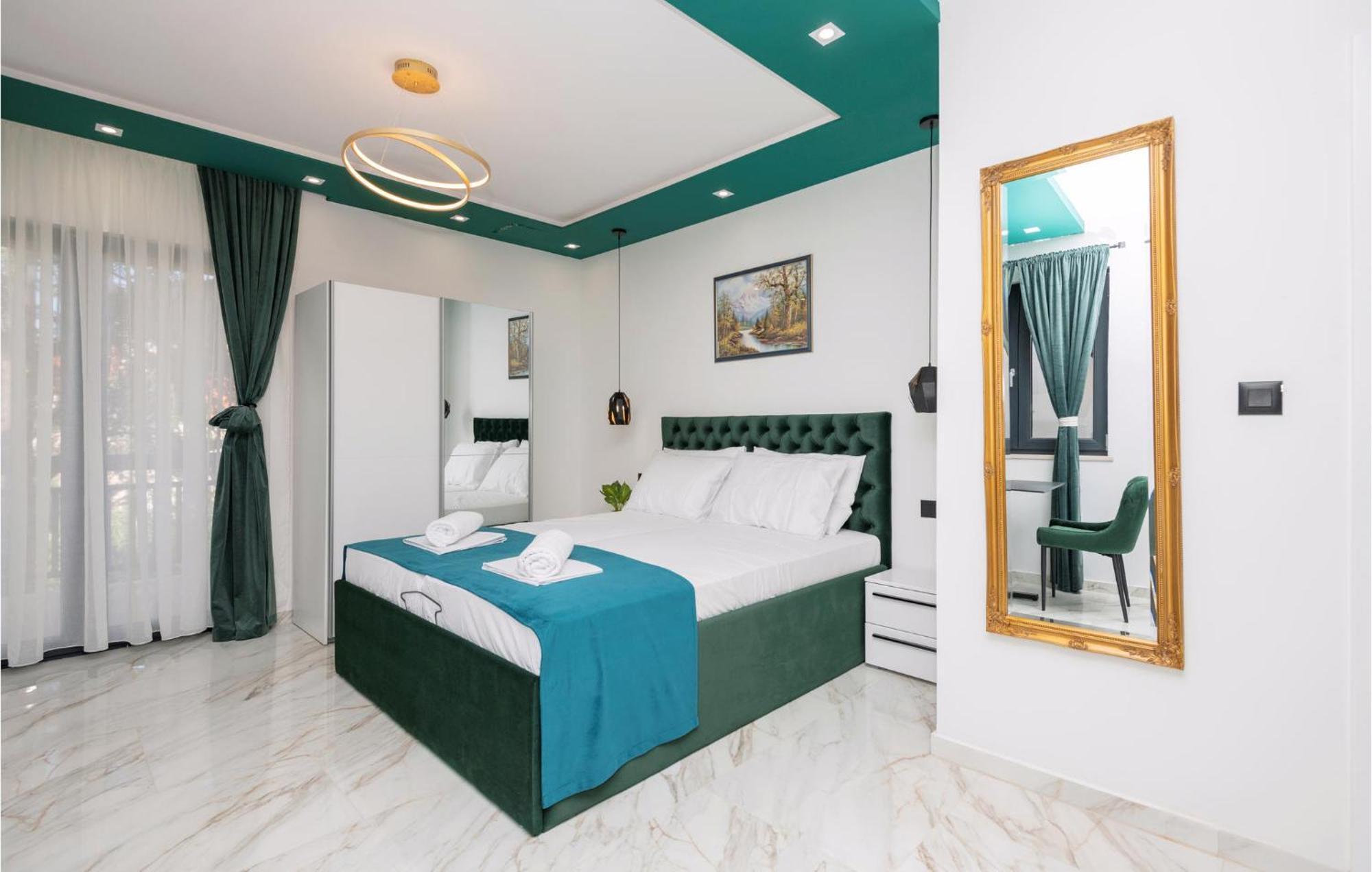 Awesome Apartment In Makarska With Wifi المظهر الخارجي الصورة