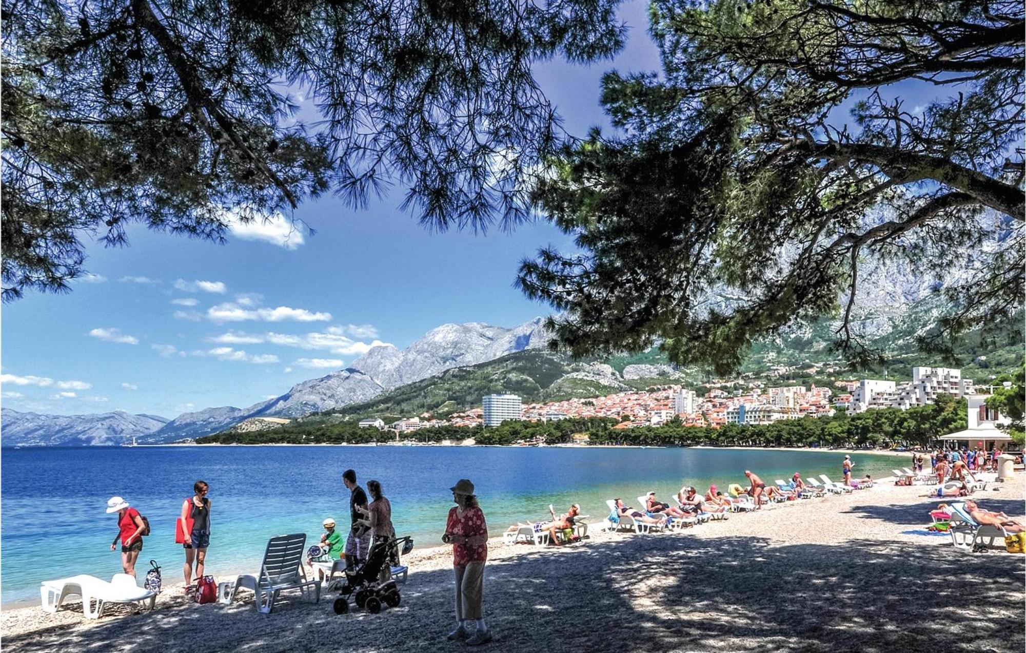 Awesome Apartment In Makarska With Wifi المظهر الخارجي الصورة
